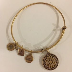 🦚 Alex and Ani Sun ☀️ Bracelet